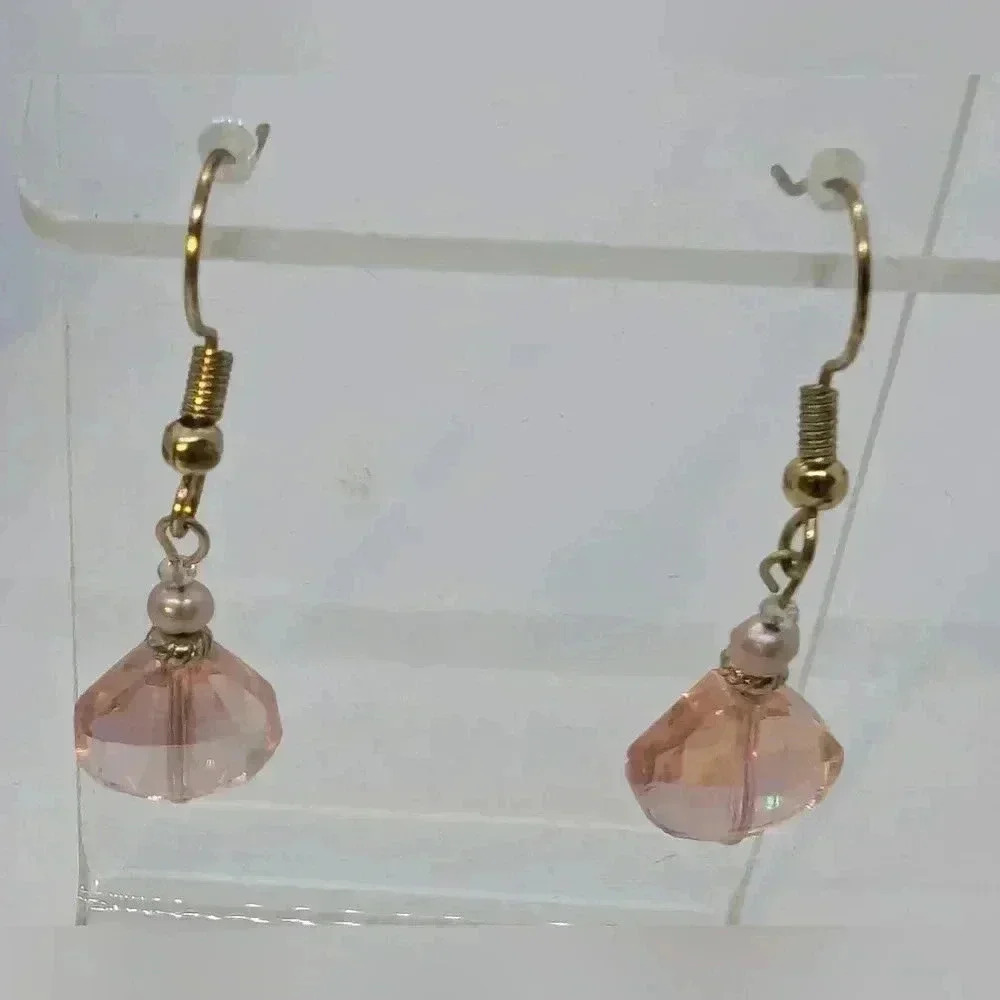 NWOT Blush Irredecent Fresh Water Pearl Earrings - Picture 1 of 7